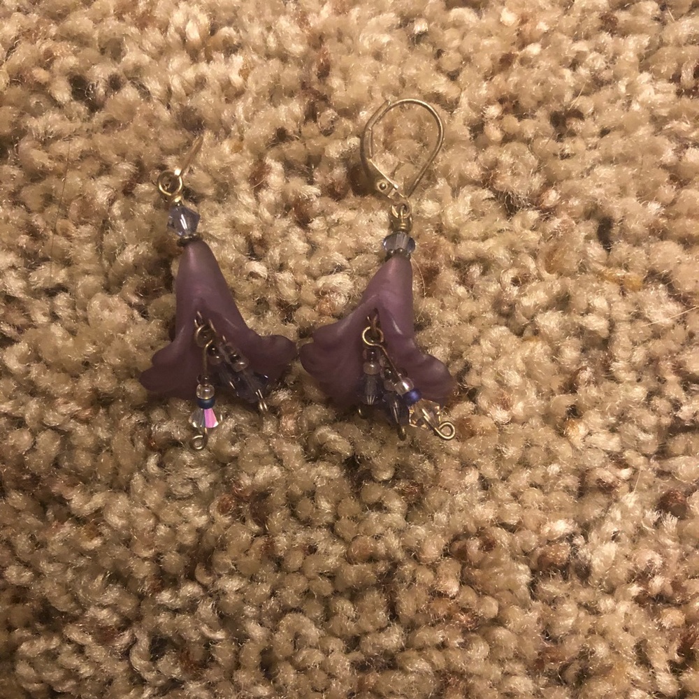 SOLD ❌ Purple flower earrings